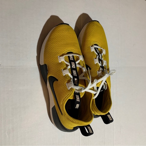 Nike Ashin Modern Run Running Shoes AJ8799-700 Yellow/Black Women's Size 7 - Picture 3 of 7